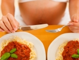 Ernährung in der Schwangerschaft: Darf's ein bisschen mehr sein?